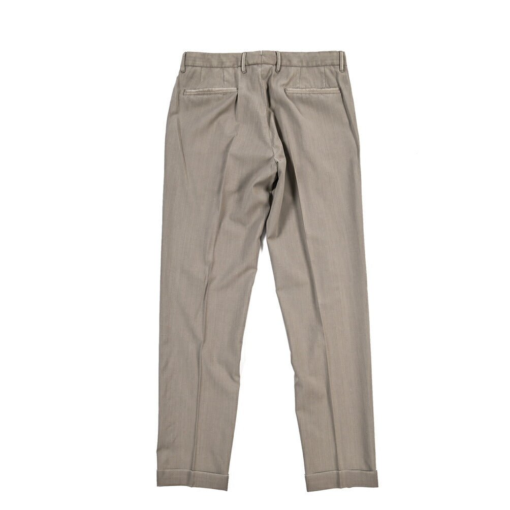 SALE｜GTA “BYRON” ヴァージンウール100% ワンタックスラックス / SLIM FIT ライトブラウン 48 | GUARDAROBA MILANO OFFICIAL STORE