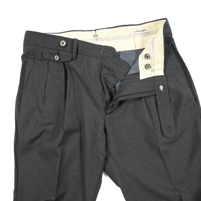 SALE｜GTA “HARRY” ウール100% ツータックスラックス / COMFORT FIT ダークグレー 48 | GUARDAROBA MILANO OFFICIAL STORE