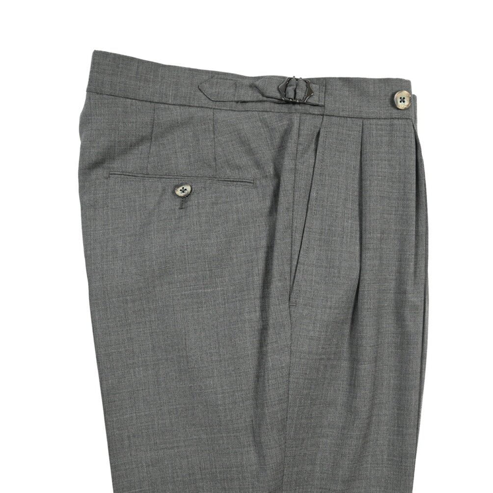 SALE｜GTA “HERRICK” ウール100% ツータックスラックス / COMFORT FIT グレー 46 | GUARDAROBA MILANO OFFICIAL STORE
