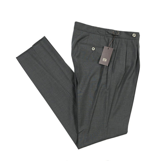 SALE｜GTA “HERRICK” ヴァージンウール100% ツータックスラックス / SLIM FIT ダークグレー 48 | GUARDAROBA MILANO OFFICIAL STORE