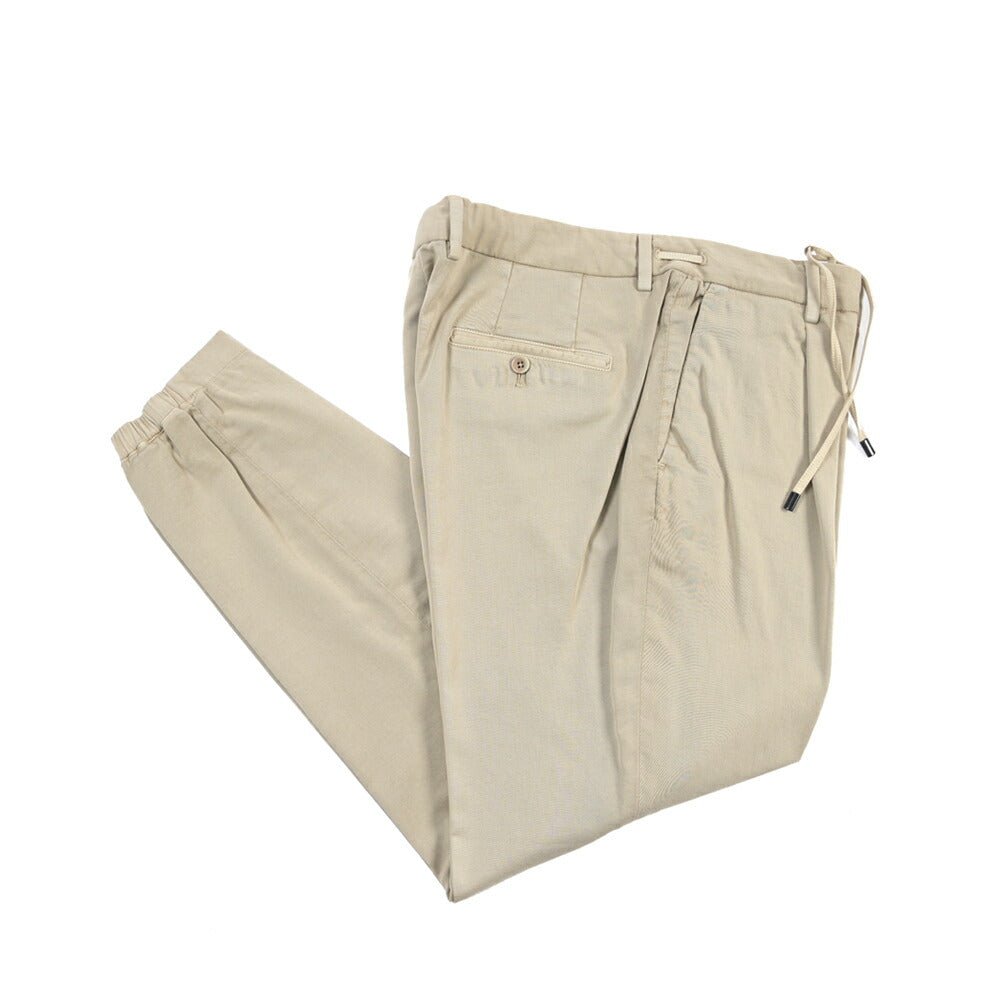 SALE｜GTA “HERRICK JOG NEW” ストレッチコットン ドローコード付きジョガーパンツ / COMFORT FIT ベージュ 50 | GUARDAROBA MILANO OFFICIAL STORE