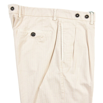 SUMMER SALE｜BERWICH “BARBER LONG-GD” ストレッチコットン ツータックチノパンツ オフホワイト(latte802) 50 | GUARDAROBA MILANO OFFICIAL STORE