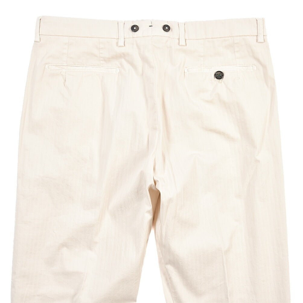 SUMMER SALE｜BERWICH “BARBER LONG-GD” ストレッチコットン ツータックチノパンツ オフホワイト(latte802) 50 | GUARDAROBA MILANO OFFICIAL STORE