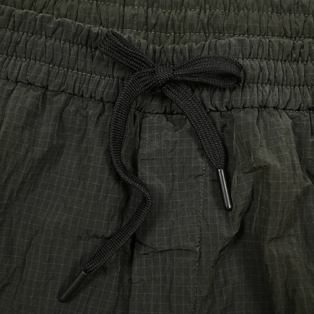 SUMMER SALE｜BERWICH "BER_MUDA" リップストップナイロン ドローコード付きノータックバミューダショーツ｜424105 - S｜GUARDAROBA MILANO OFFICIAL STORE