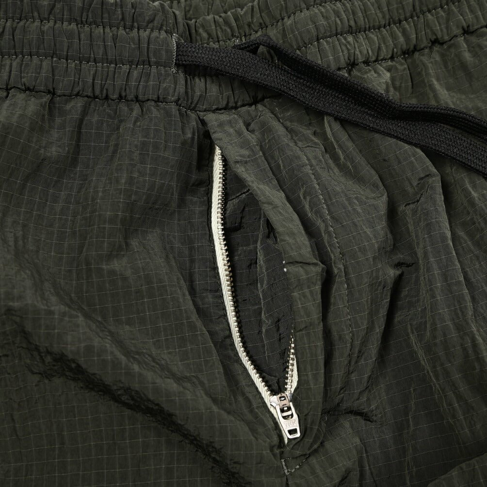 SUMMER SALE｜BERWICH "BER_MUDA" リップストップナイロン ドローコード付きノータックバミューダショーツ｜424105 - S｜GUARDAROBA MILANO OFFICIAL STORE