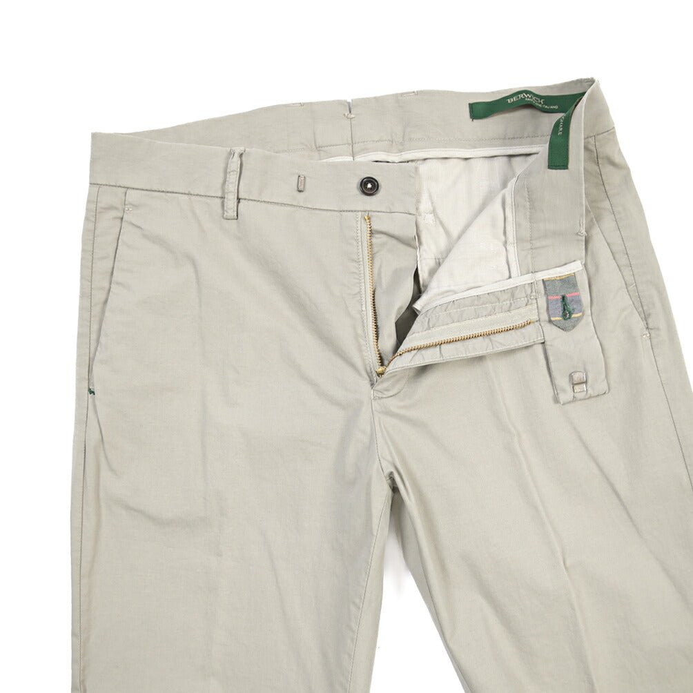 SUMMER SALE｜BERWICH “DAB FF CROP-GD” ストレッチコットン ノータックチノパンツ グレー(conza701) 48 | GUARDAROBA MILANO OFFICIAL STORE