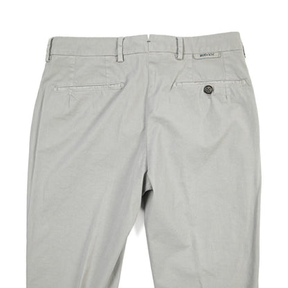 SUMMER SALE｜BERWICH “MORELLO-GD” ストレッチコットン ノータックチノパンツ グレー(conza701) 44 | GUARDAROBA MILANO OFFICIAL STORE