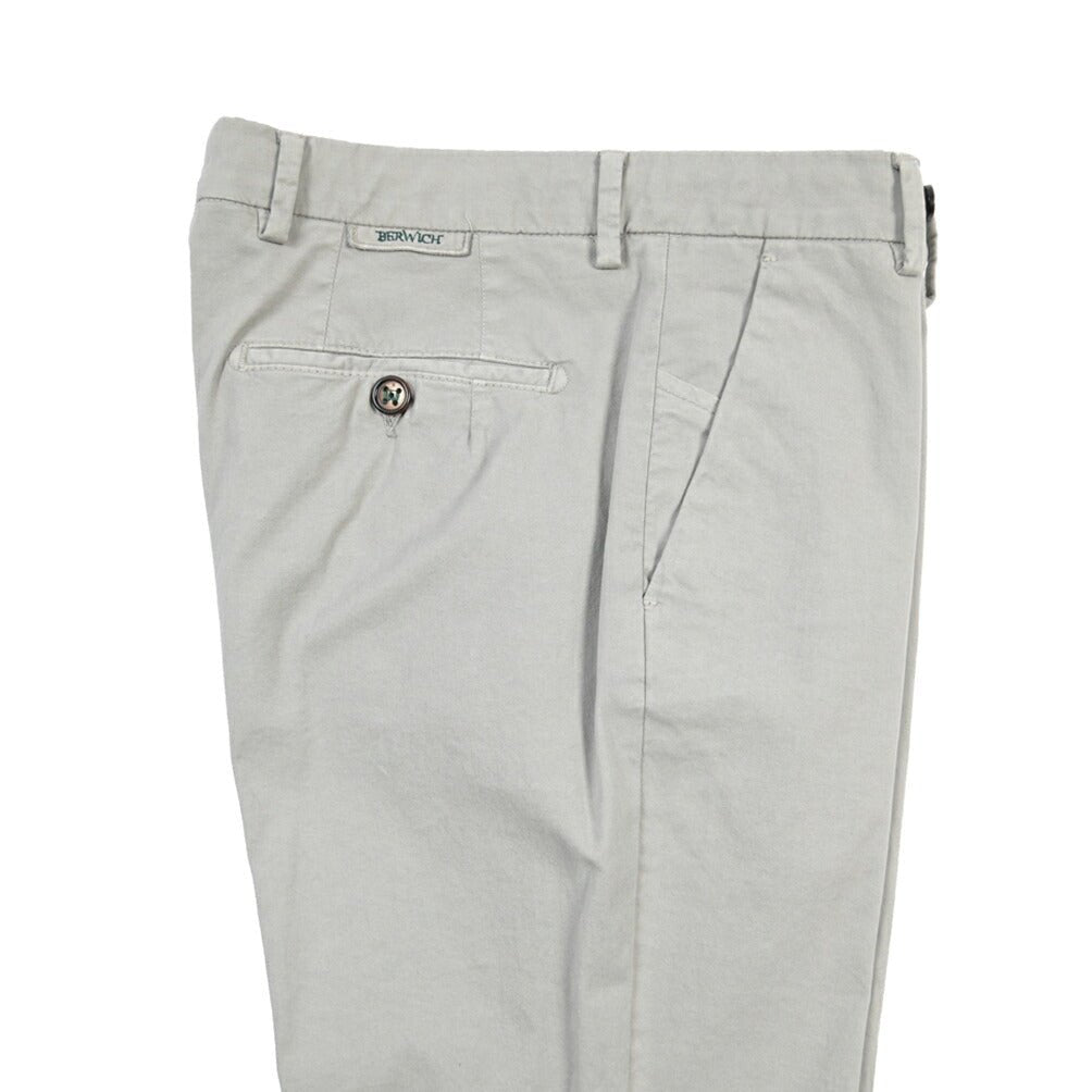 SUMMER SALE｜BERWICH “MORELLO-GD” ストレッチコットン ノータックチノパンツ グレー(conza701) 44 | GUARDAROBA MILANO OFFICIAL STORE