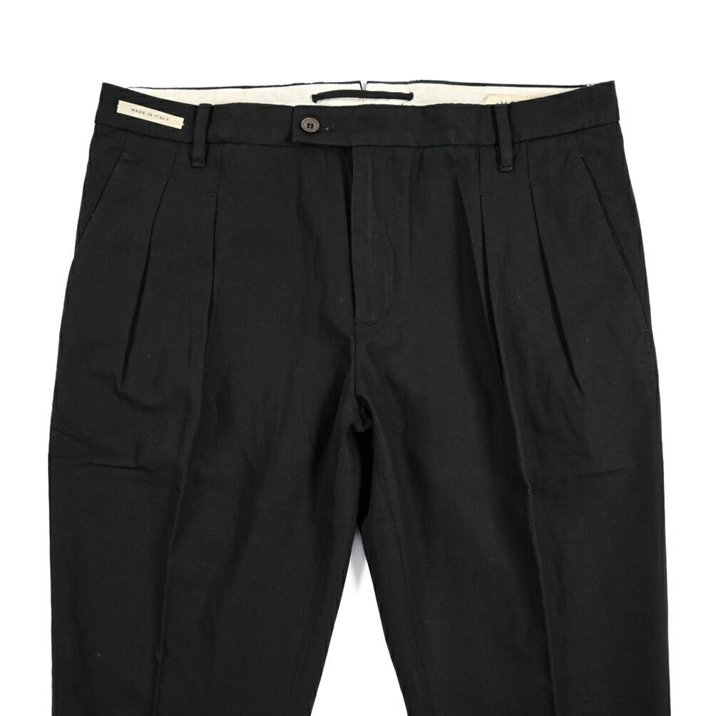 SUMMER SALE｜YCHAI “ROBUSTO” リネン混コットン ツータックパンツ / TAPERED FIT ブラック(NERO) 33 | GUARDAROBA MILANO OFFICIAL STORE