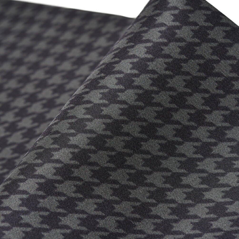 TOM FORD シルク100% ポケットチーフ｜428843｜GUARDAROBA MILANO OFFICIAL STORE