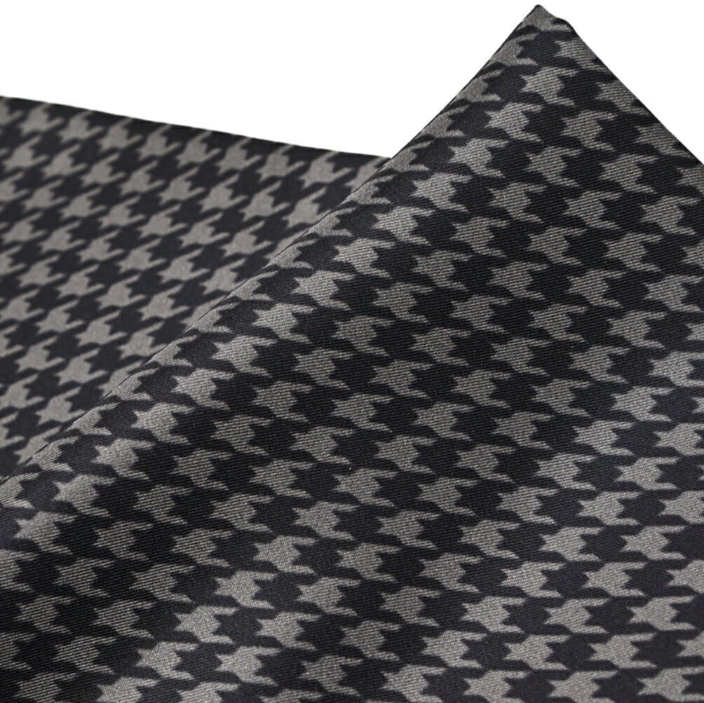 TOM FORD シルク100% ポケットチーフ｜428874｜GUARDAROBA MILANO OFFICIAL STORE