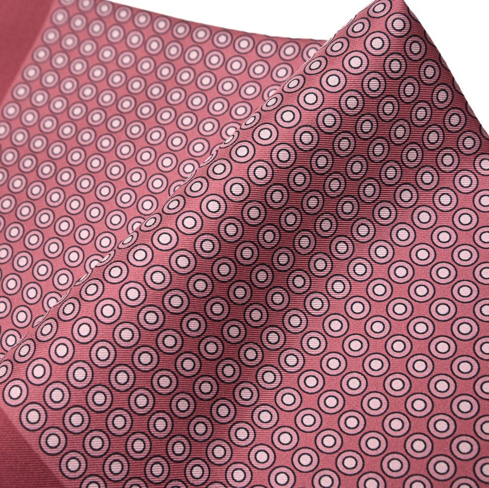 TOM FORD シルク100% ポケットチーフ｜428904｜GUARDAROBA MILANO OFFICIAL STORE