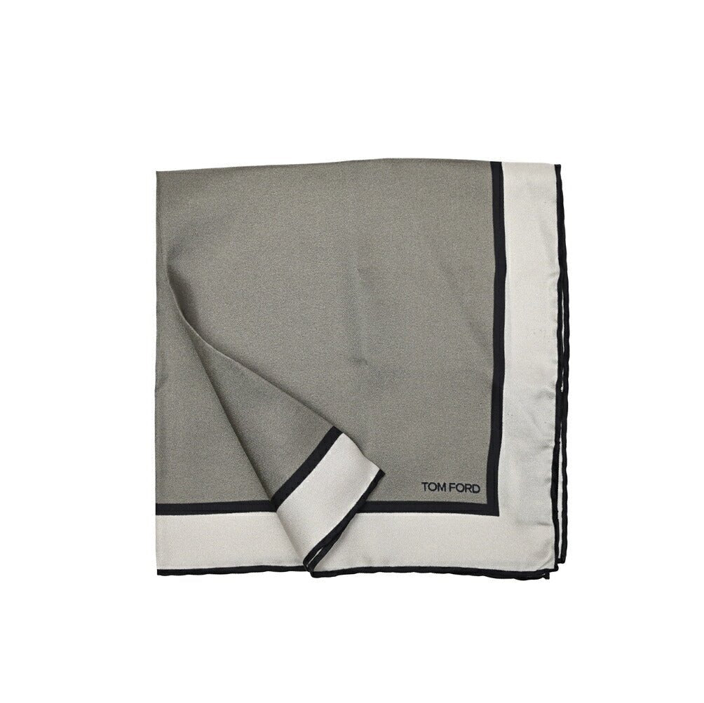 TOM FORD シルク100% ポケットチーフ｜428926｜GUARDAROBA MILANO OFFICIAL STORE