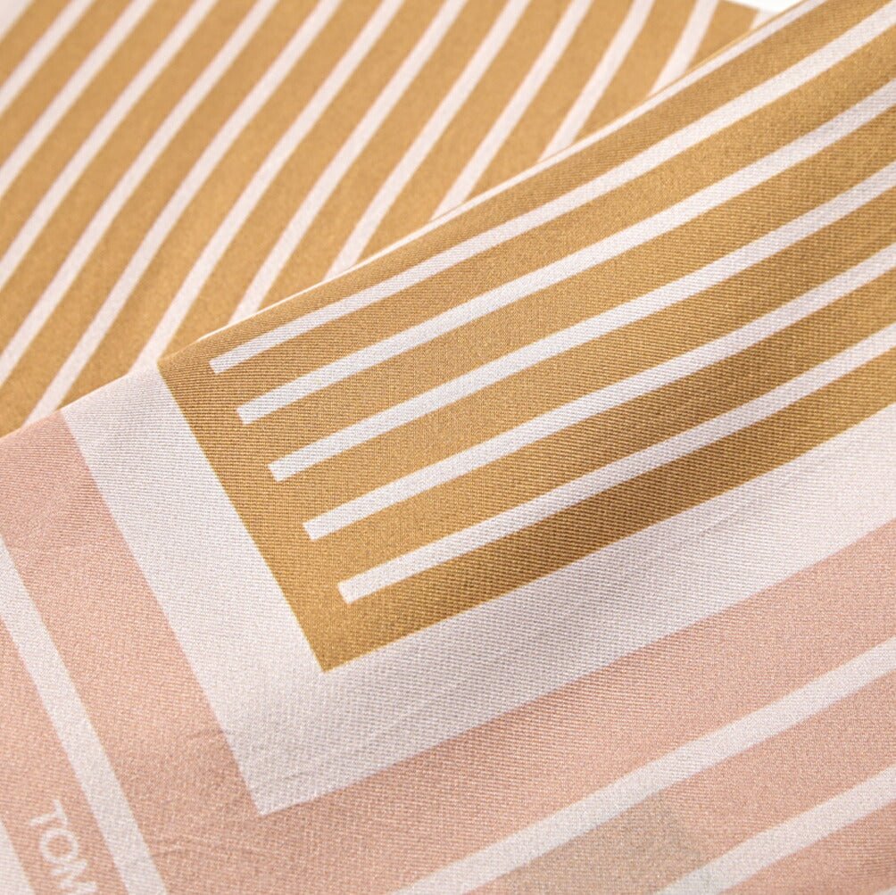 TOM FORD シルク100% ポケットチーフ｜429015｜GUARDAROBA MILANO OFFICIAL STORE