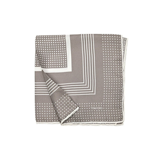 TOM FORD シルク100% ポケットチーフ｜429032｜GUARDAROBA MILANO OFFICIAL STORE