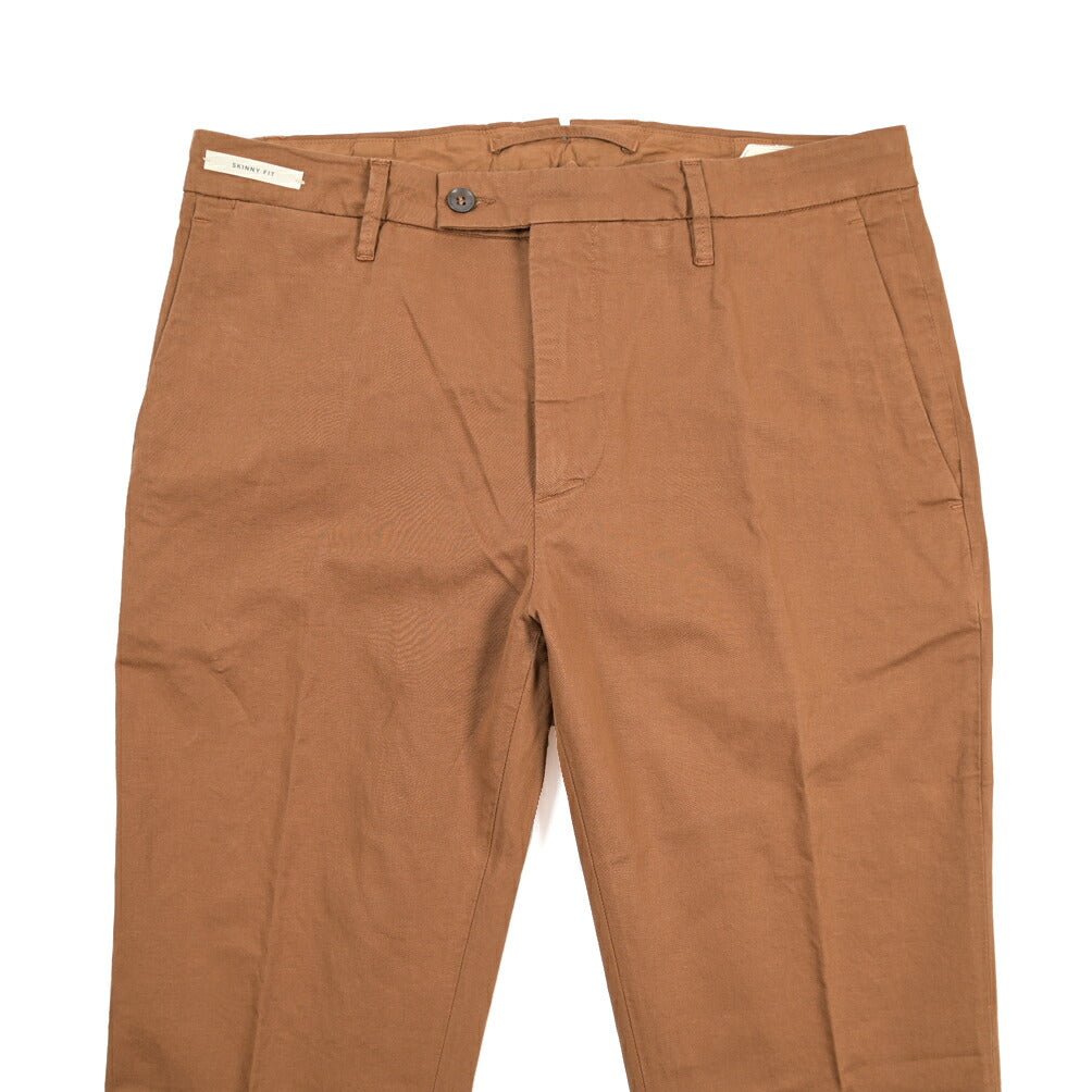 YCHAI “PANATELA” リネン混コットン ノータックパンツ / SKINNY FIT ブラウン(COGNAC) 30 | GUARDAROBA MILANO OFFICIAL STORE