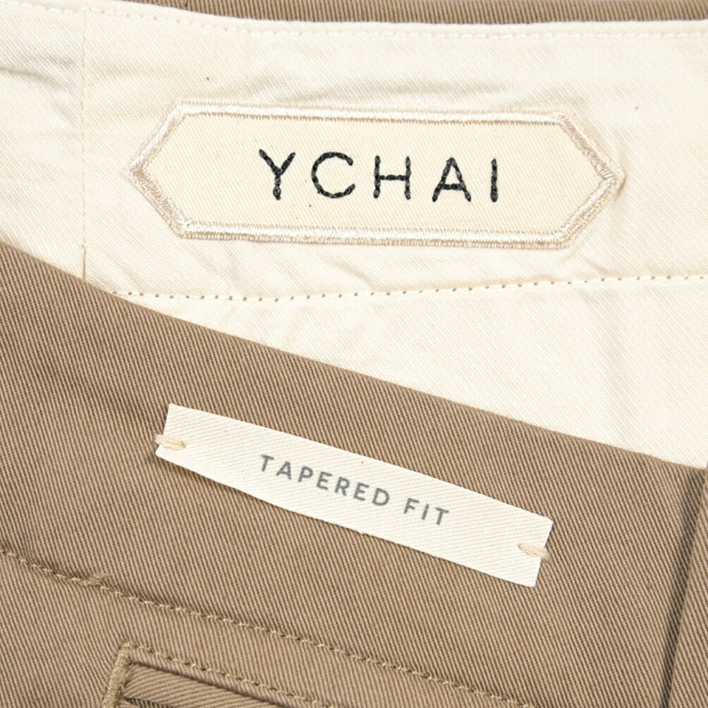 YCHAI “ROBUSTO” ストレッチコットン ノータックチノパンツ / TAPERED FIT グレージュ(NOCE) 30 | GUARDAROBA MILANO OFFICIAL STORE