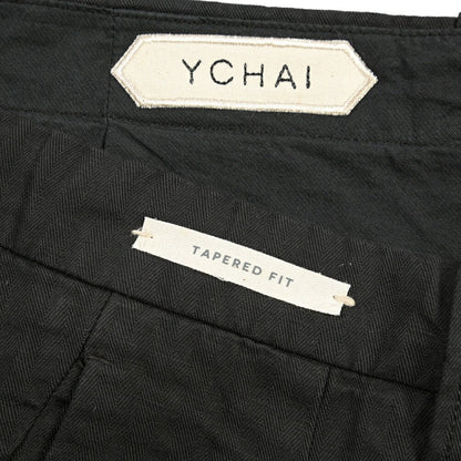 YCHAI “ROBUSTO” リネン混コットン ツータックヘリンボーンパンツ / TAPERED FIT ブラック(NERO) 34 | GUARDAROBA MILANO OFFICIAL STORE
