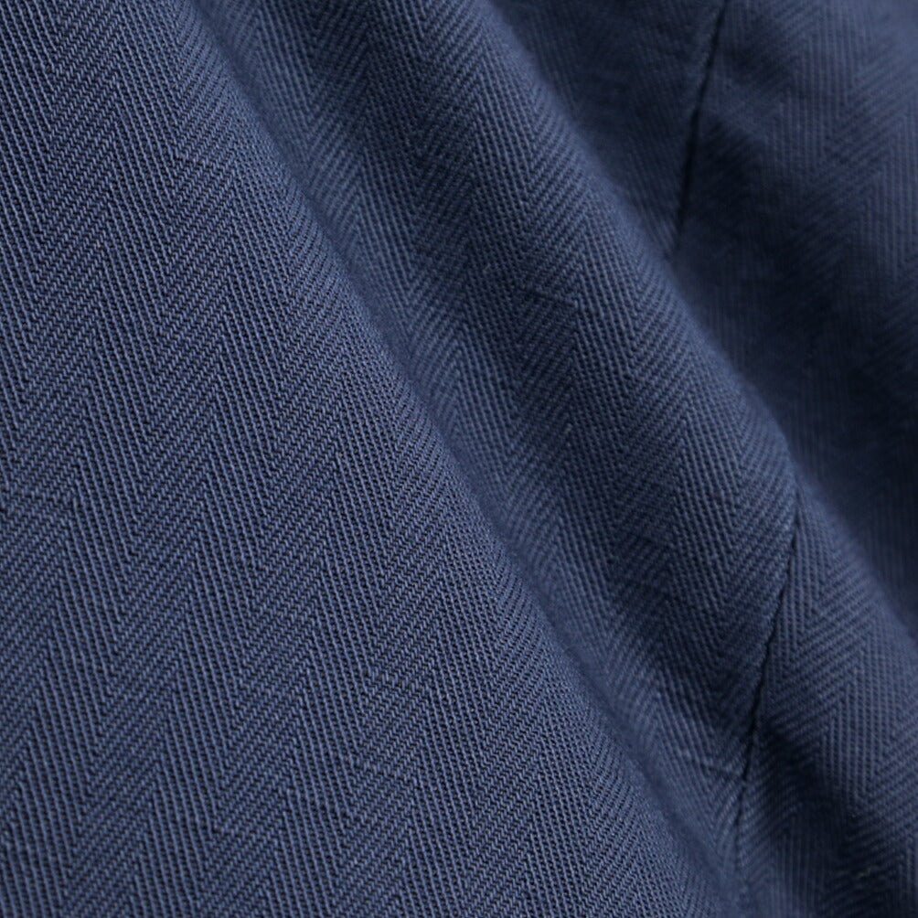 YCHAI “ROBUSTO” リネン混コットン ツータックヘリンボーンパンツ / TAPERED FIT ネイビー(BLU) 31 | GUARDAROBA MILANO OFFICIAL STORE